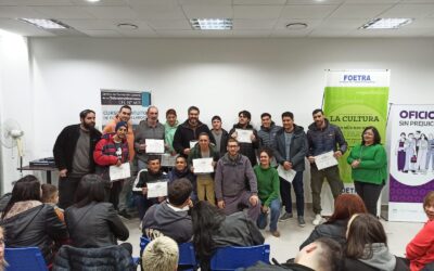 Entrega de diplomas en el CFL 408 de Morón