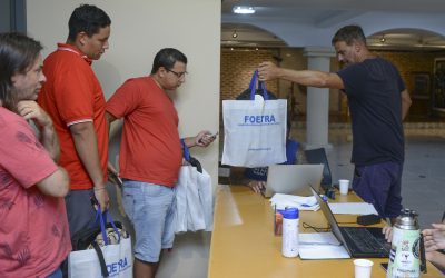 Entrega de kits escolares