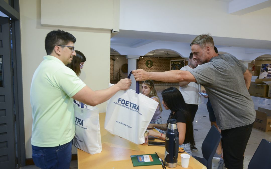 Entrega de kits escolares