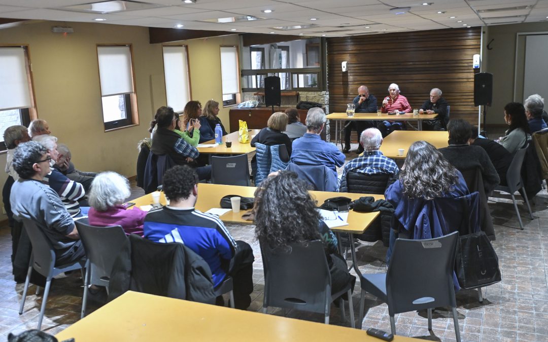 Charla Apuntes para la historia